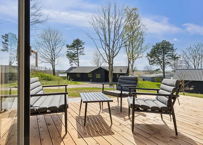 Impressive By The Helsnaes Bay 펜션