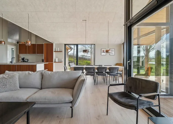 Impressive By The Helsnaes Bay 펜션 *